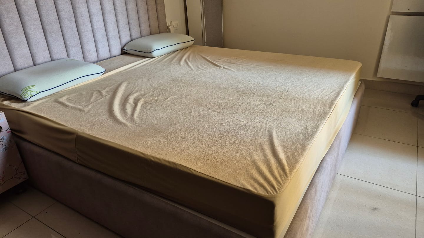 Customer photo review of Flo Adjustable Pillow (Memory Foam)