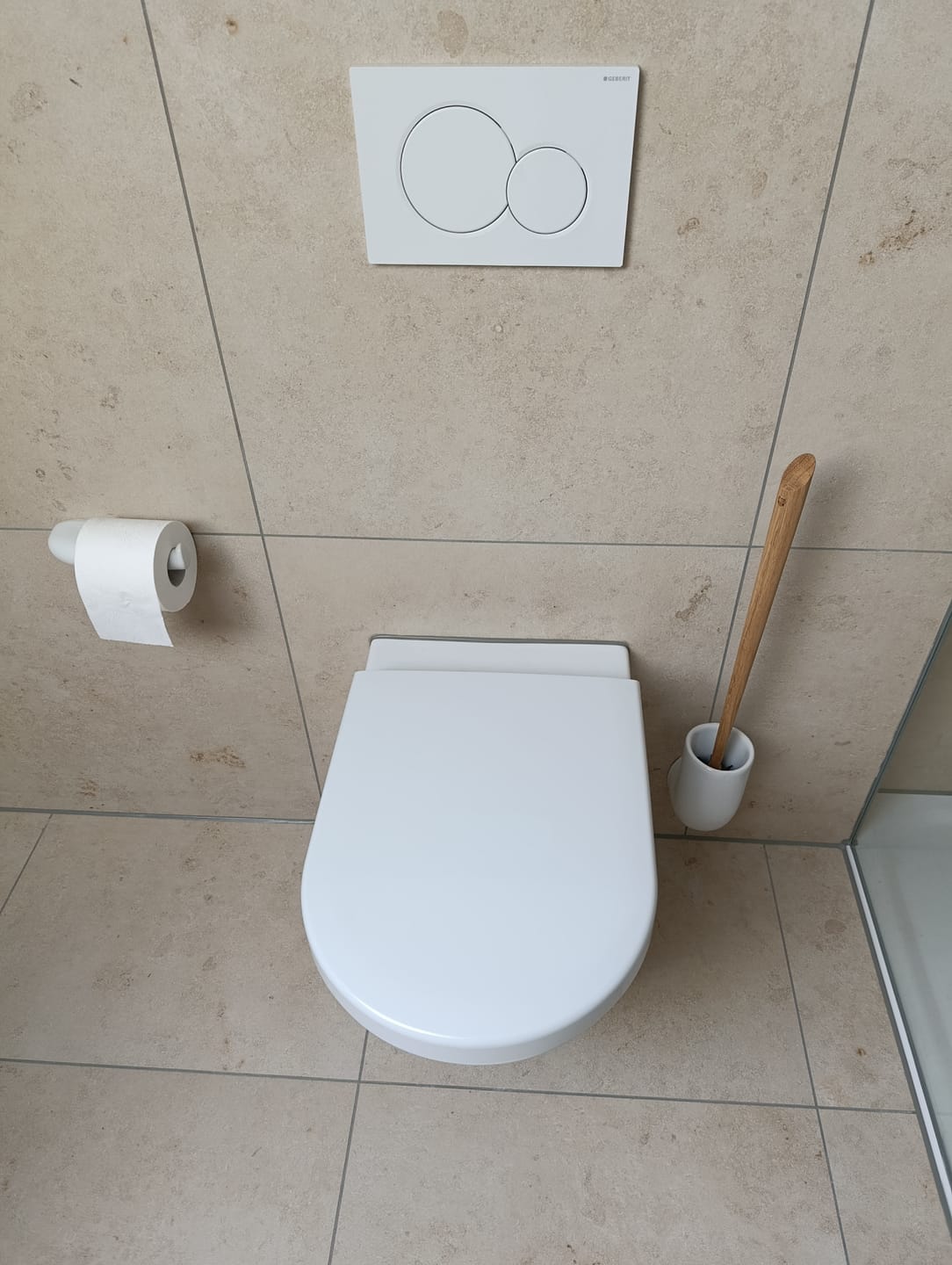 Customer photo review of Toilettenbürste WOODLINE WANDHALTERUNG Set + Ersatzkopf