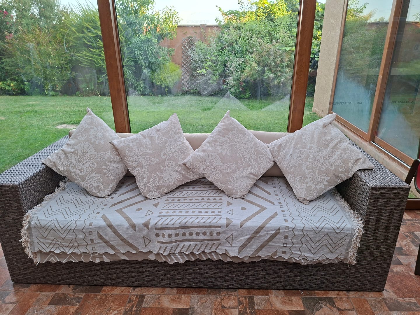 Customer photo review of Frazada Reversible 2 en 1 Cubresofá Manta Premium De Living Dormitorio Sillon 180x230cm