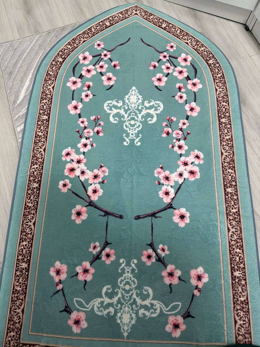 Customer photo review of Zehra Blossom Padded Prayer Mat