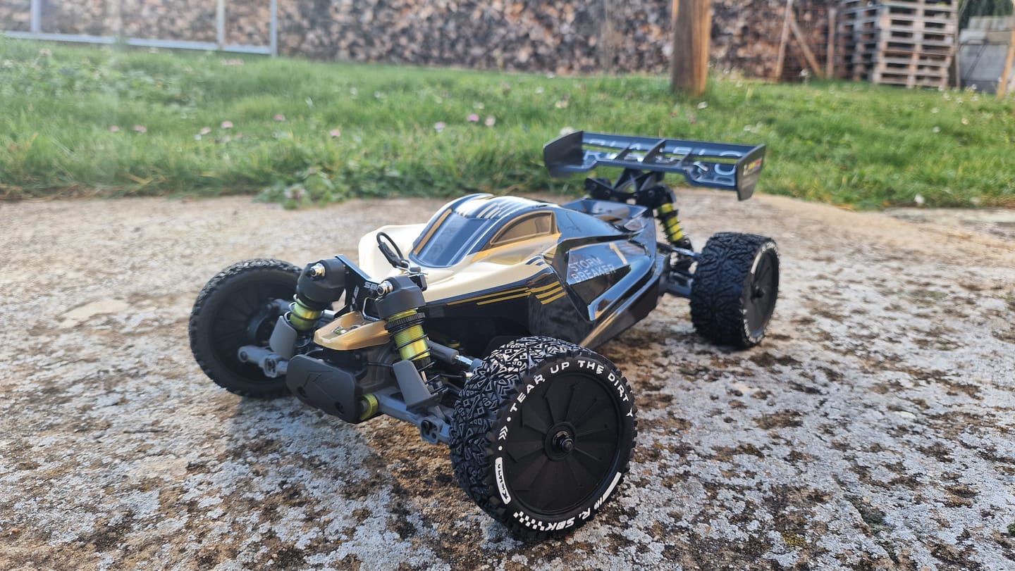Customer photo review of Rlaarlo Storm Breaker 1/10 Carbon Fiber Brushless RTR 4WD Buggy | SBK10