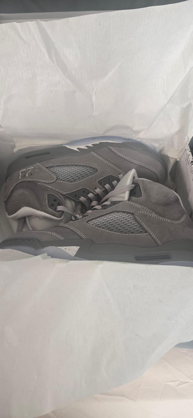 Customer photo review of Jordan 5 Retro Wolf Grey