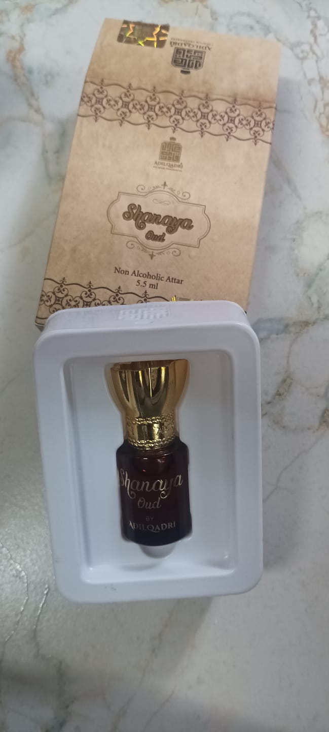 Customer photo review of Shanaya Oud Luxury Attar Perfume
