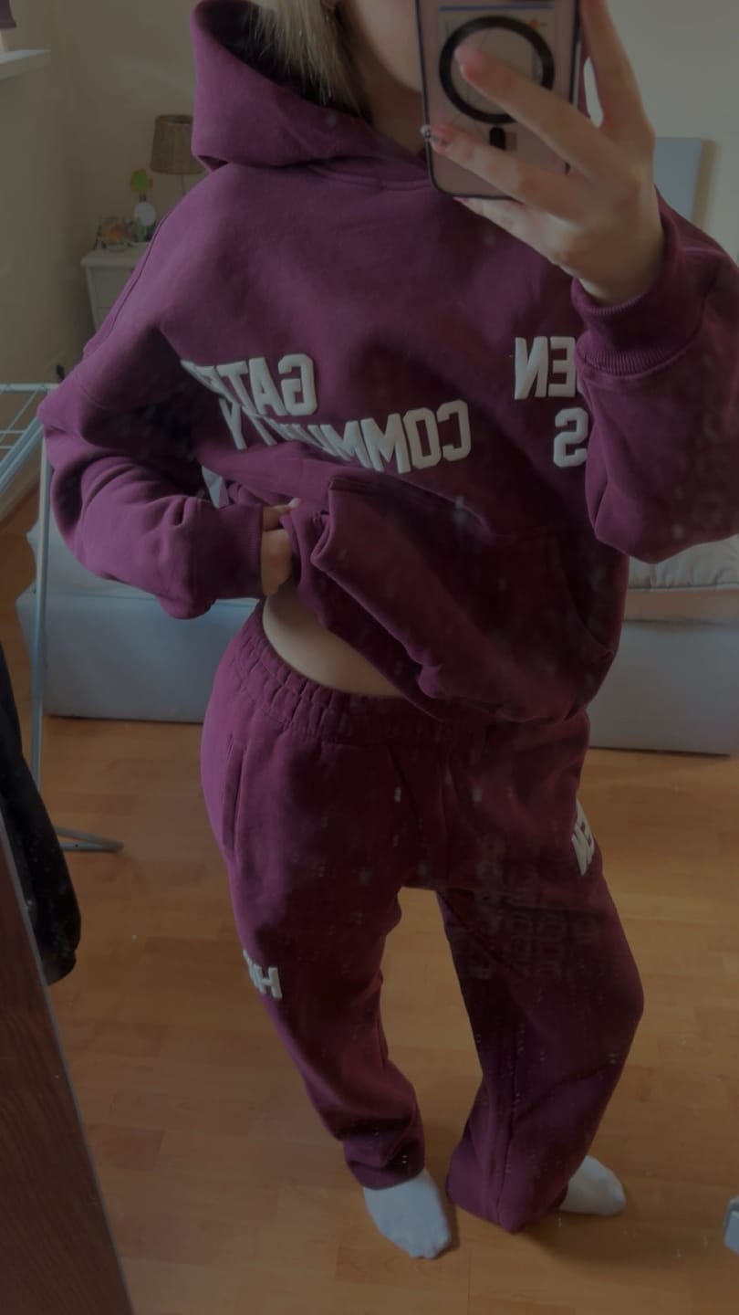 Customer photo review of GATED COMMUNITY HOODIE DARK PLUM