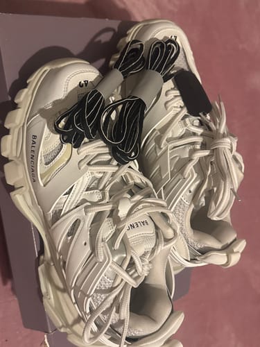 Recensione con foto di un cliente su Balenciaga Track Bianca