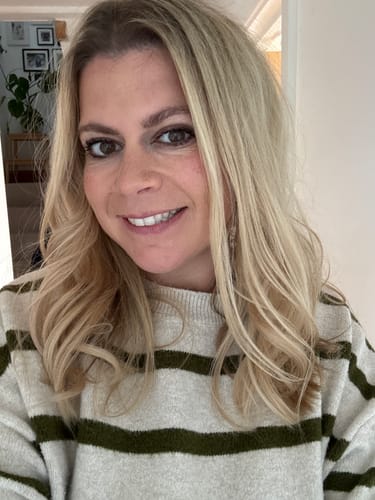 Customer photo review of Face Framing Layers / Clip In Extensions / Human Hair / 14 inches / 15 grams