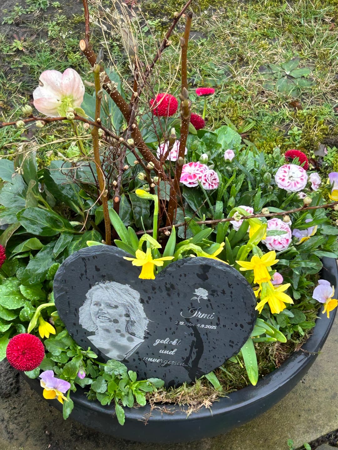 Customer photo review of Liebe hört nicht auf - Personalisiertes Schieferherz als Andenken an geliebte Verstorbene