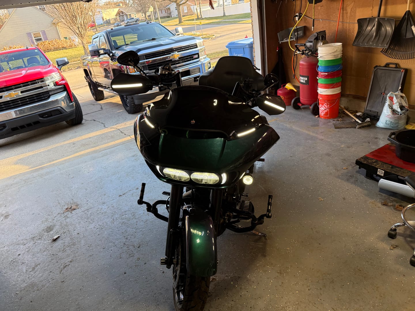 Customer photo review of Color Matched hand guard with LED for Harley Touring & Softails