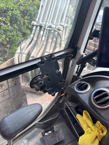 Customer photo review of RAM® Quick-Grip™ XL Phone Mount with Twist-Lock™ Suction Cup - Medium (RAM-B-166-PD4U)