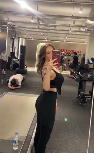 Customer photo review of Original Scrunch Seamless Tayt