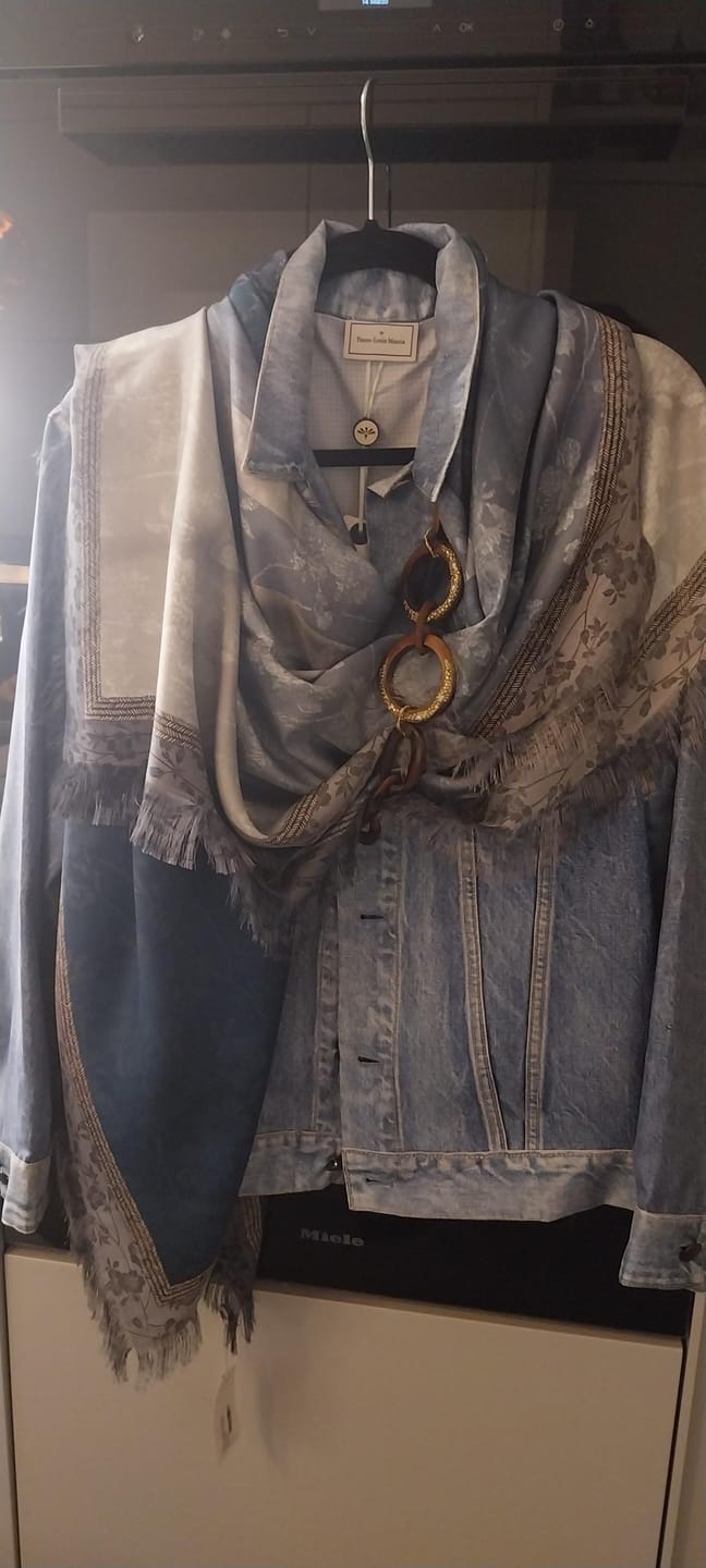 Customer photo review of Printed Silk Stole