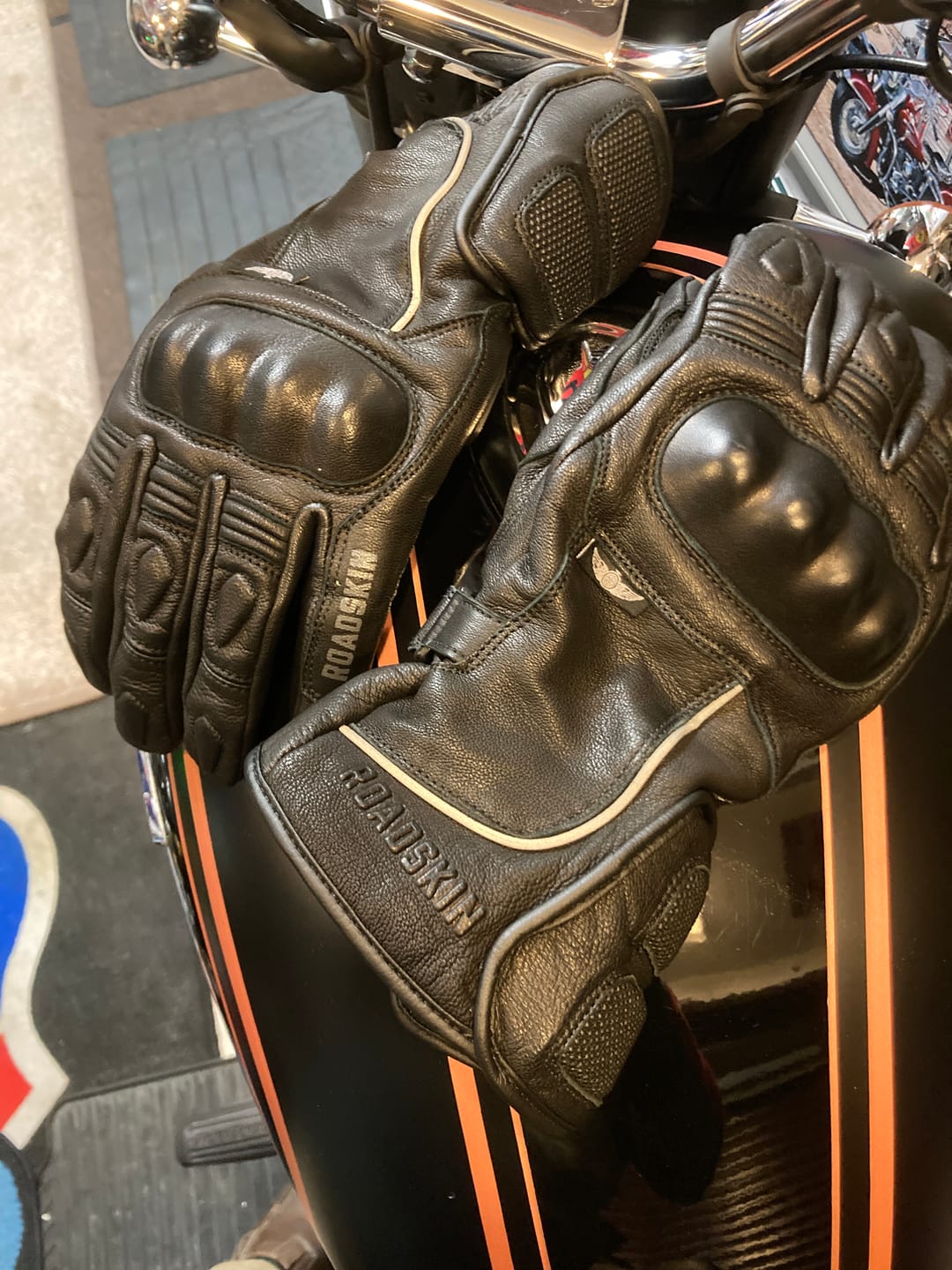 Customer photo review of Roadskin Easyrider Winter Motorcycle Gloves