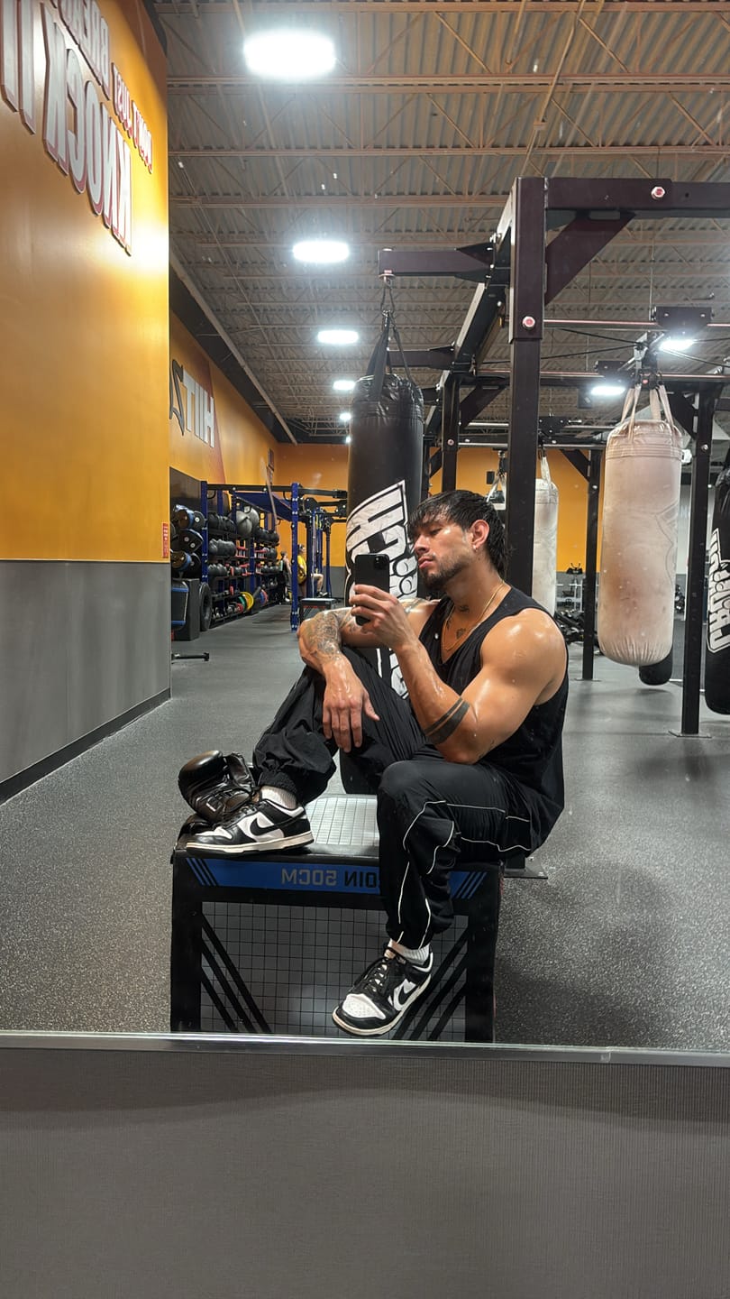 Customer photo review of 2091 - Retro Cuffed Joggers