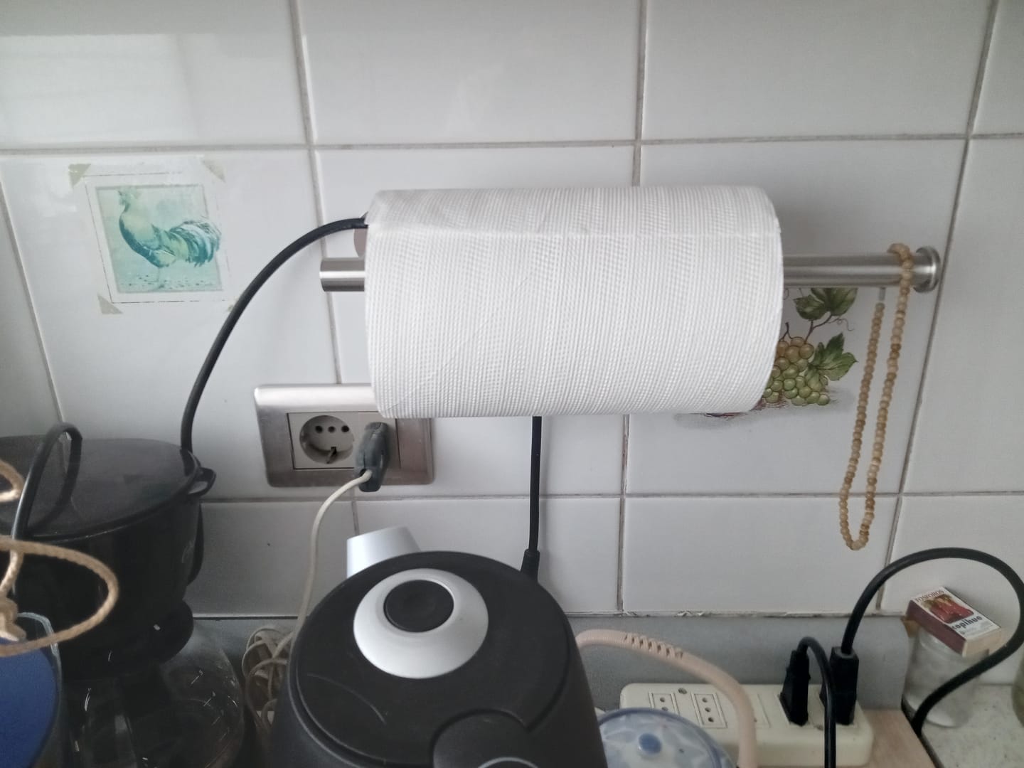 Customer photo review of Portarollos Toalla De Papel Nova De Acero Inox Autoadhesivo