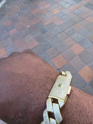 Customer photo review of VVS Cuban Link Bracelet 14K Gold (ALL SIZES)