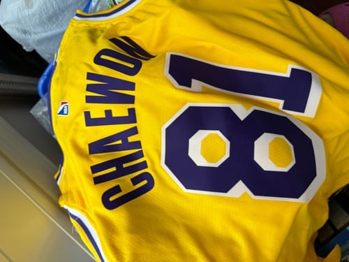 Customer photo review of Le Sserafim Basketball Jersey