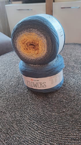 Customer photo review of YarnArt Flowers