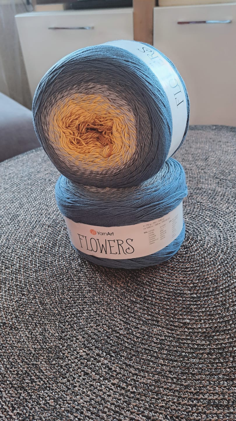 Customer photo review of YarnArt Flowers