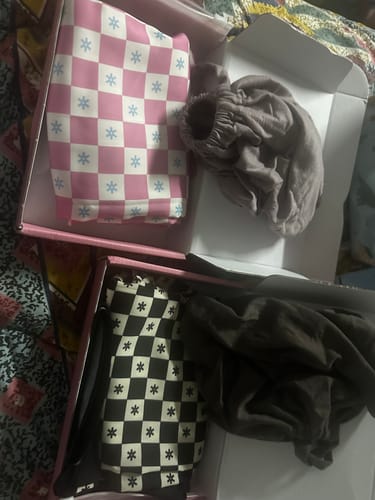 Customer photo review of Monogram Square (Black)