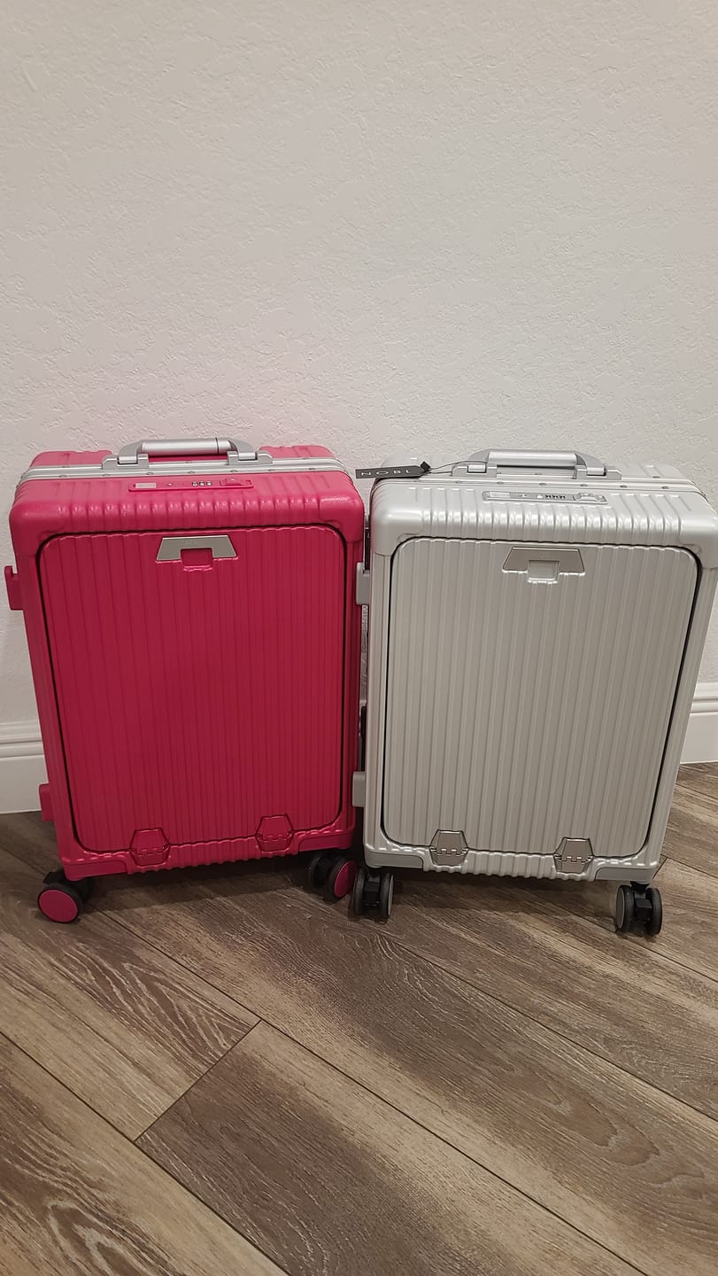 Customer photo review of Check-In: All-In-One 28"