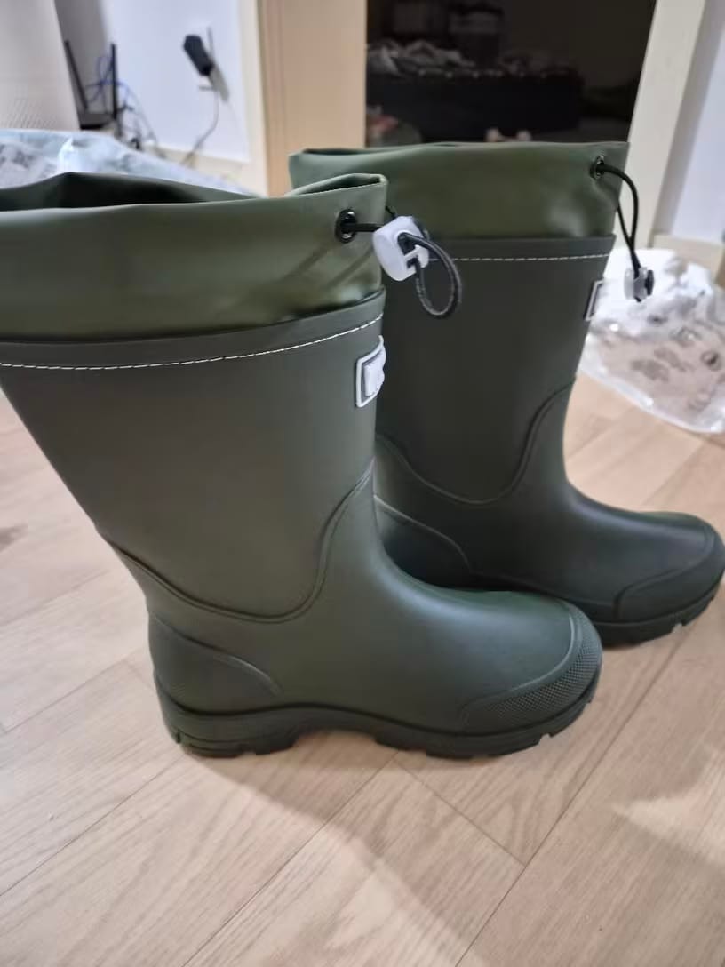 Customer photo review of Waterdichte Outdoor Regenlaarzen Unisex – Antislip & Duurzaam PVC
