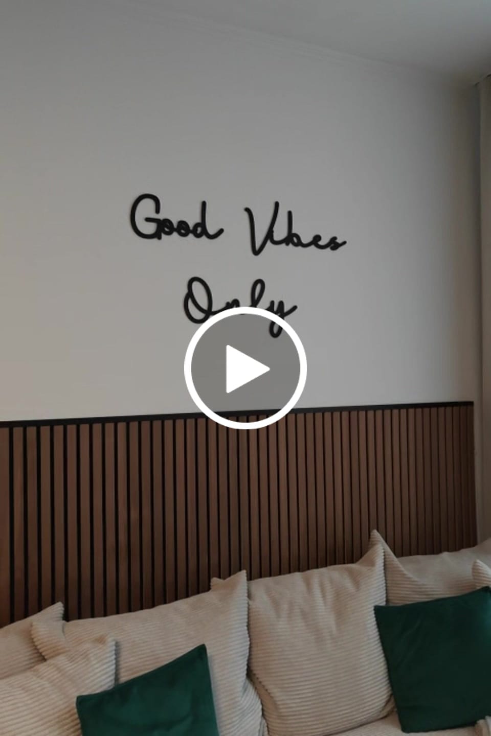 Customer video review of 3D Schriftzug „Good Vibes Only"