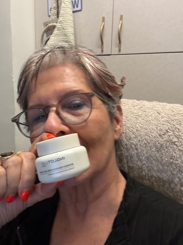 Customer photo review of Intensly Regenarating Face Cream