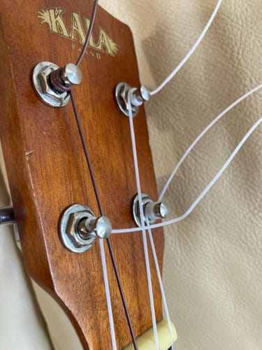 Customer photo review of AQ11U Tenor Strings with DGBE baritone tuning Aquila Corde Armoniche