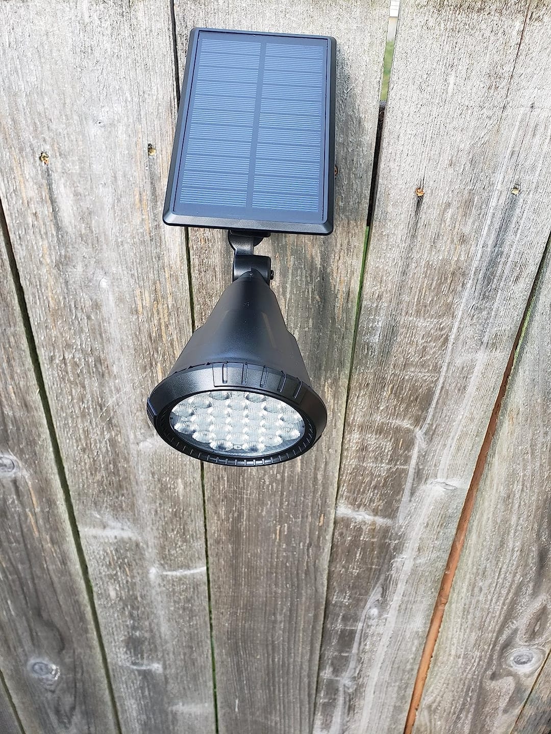 Customer photo review of Solar Gartenstrahler LED Weiß, IP65 & Verstellbar