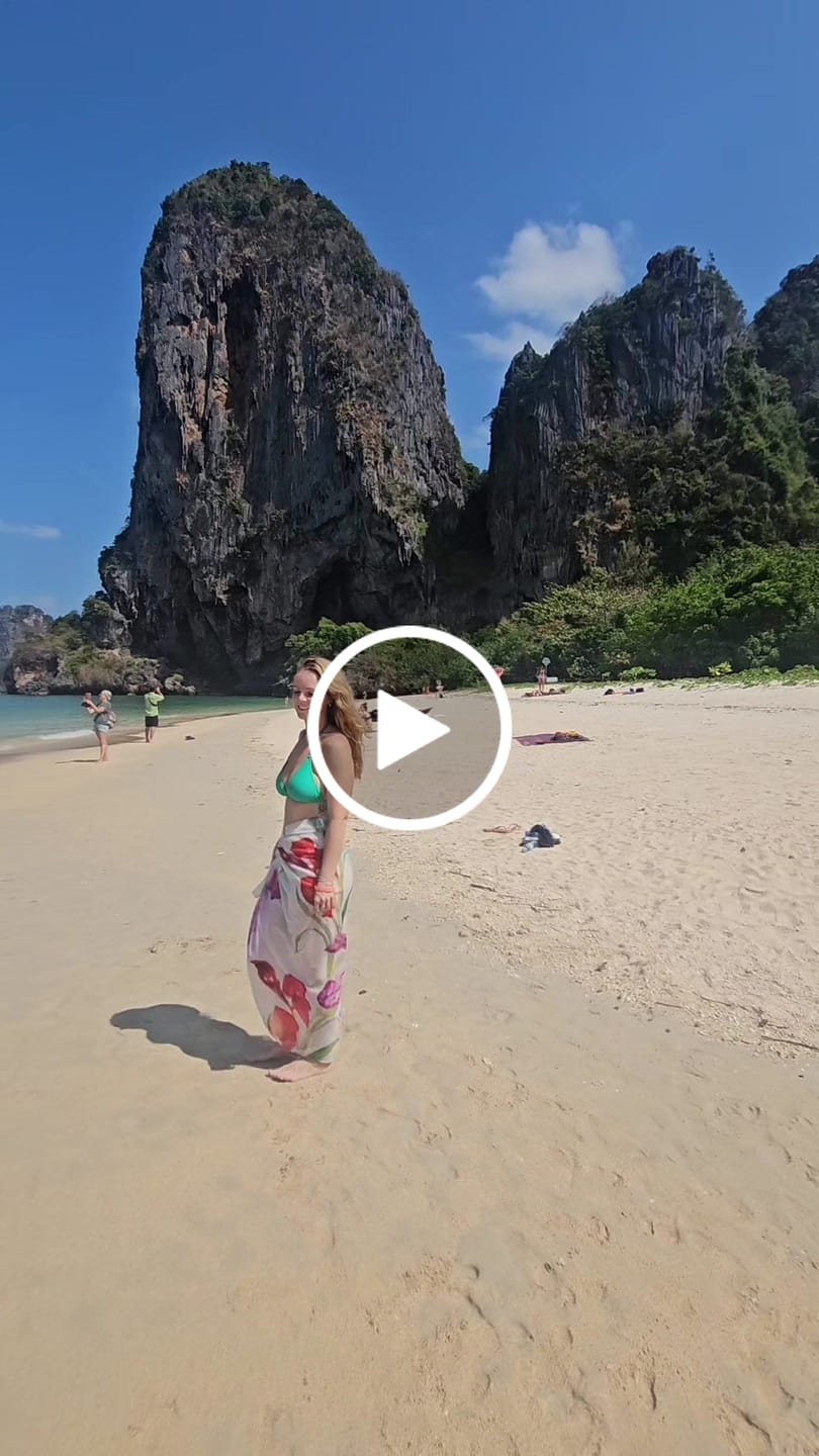 Customer video review of CLOVELLY LONG SARONG