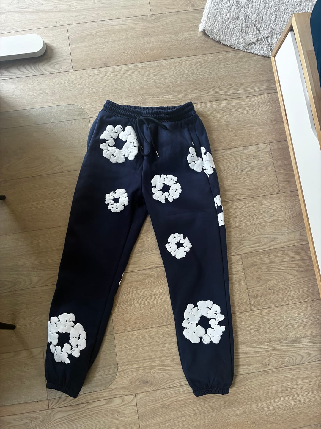 Customer photo review of Pantalon de survêtement Denim Tears bleu marine