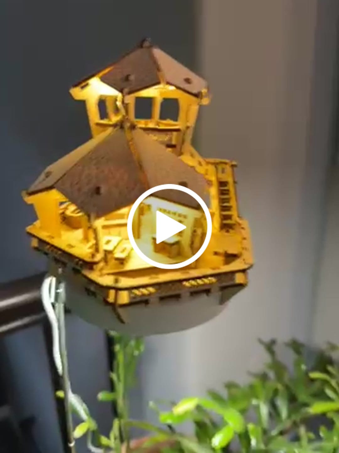 Customer video review of Island Cabana + Grow Light