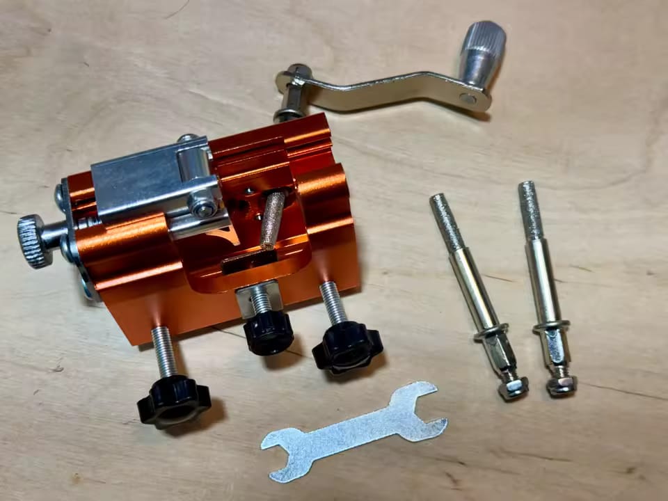 Customer photo review of Manual Chainsaw Sharpener Jig – Portable Crank Tool