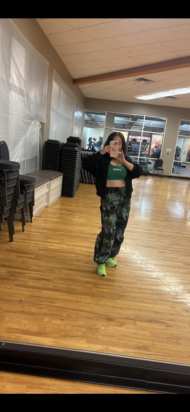 Customer photo review of Latin Movement Drop Shoulder Zip-Up Jacket