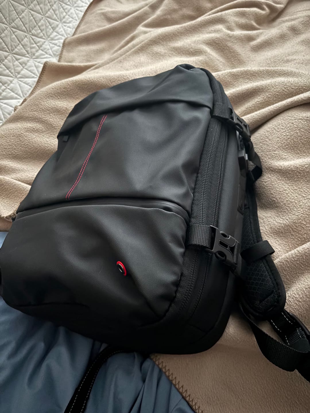 Customer photo review of VAULTBAG® Original Under Seat 40L (Ryanair)