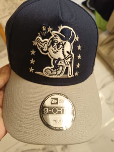 Customer photo review of 9FORTY A-Frame Kids New York Yankees League Mix Cartoon 2-Tone Gray Visor Oceanside Blue Snapback