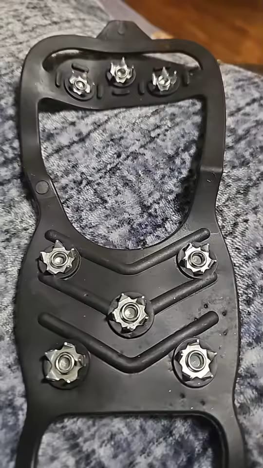 Customer photo review of Anti-Slip Schoen Spikes – Veilige Grip op IJs & Sneeuw