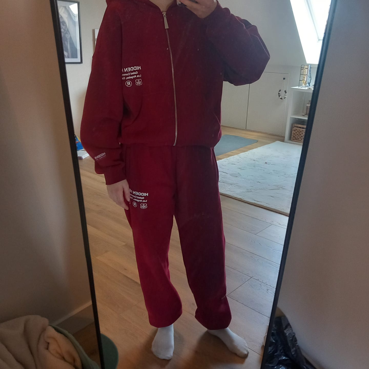 Customer photo review of LABEL ZIP HOODIE BURGUNDY