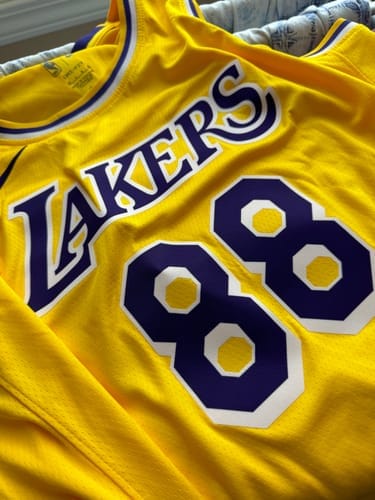Customer photo review of Le Sserafim Basketball Jersey