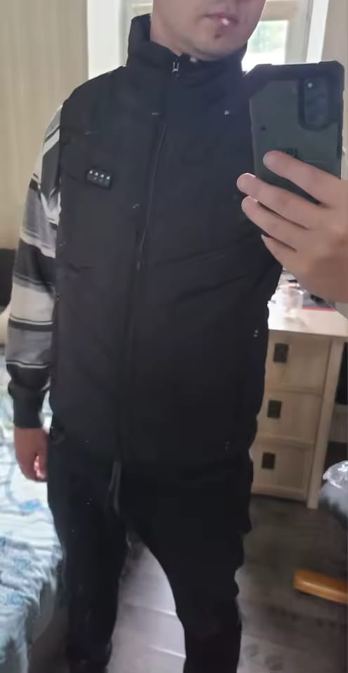 Customer photo review of Verwarmde bodywarmer met 9 verwarmingszones – ultralicht, USB-gevoed & ideaal voor outdooravonturen