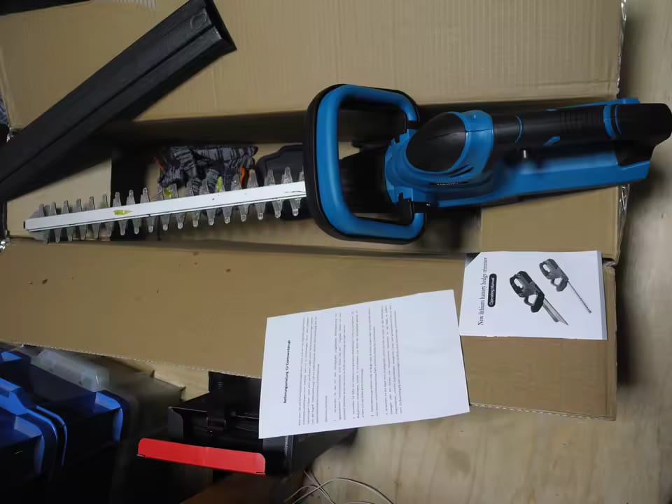 Customer photo review of Akku-Heckenschere Bürstenlos – 51 cm Klinge