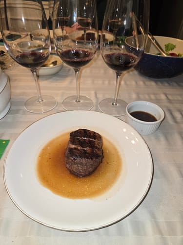 Customer photo review of Steak Grill Packs - FILET MIGNON/ TENDERLOIN STEAKS