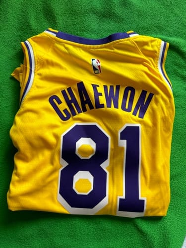 Customer photo review of Le Sserafim Basketball Jersey
