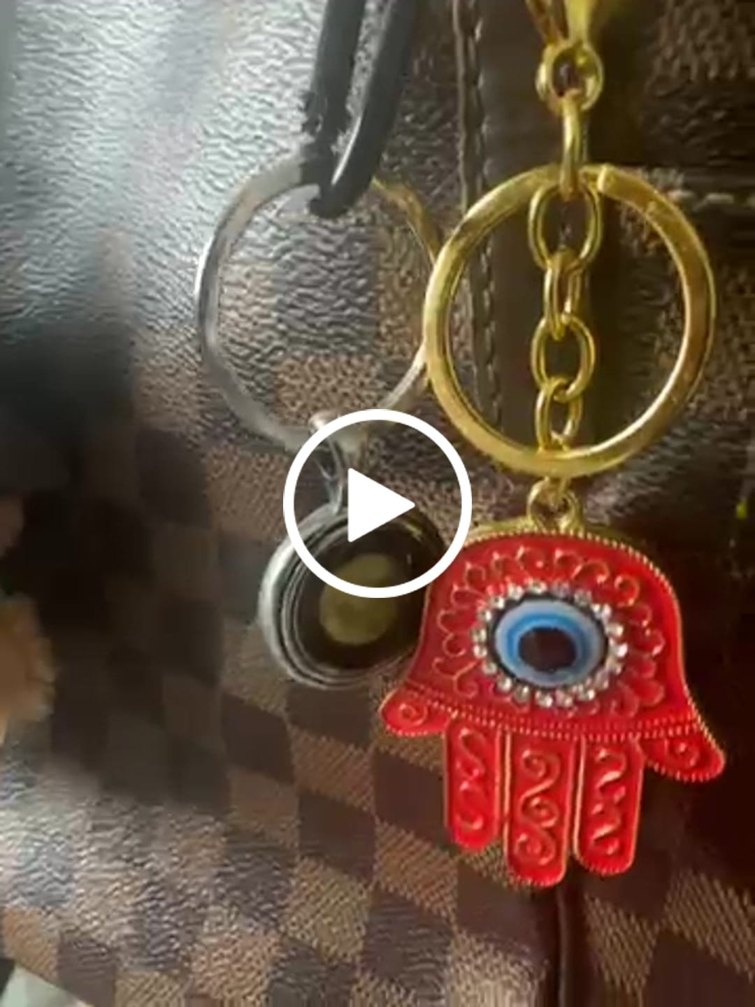 Customer video review of Regio Keychain in Pewter