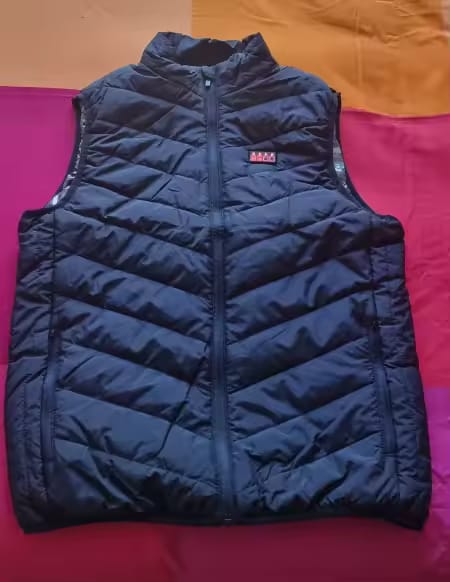 Customer photo review of Verwarmde bodywarmer met 9 verwarmingszones – ultralicht, USB-gevoed & ideaal voor outdooravonturen