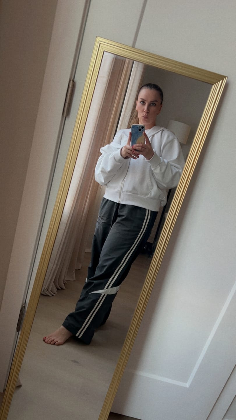 Customer photo review of W5210 - Studio Edit Zip Hoodie