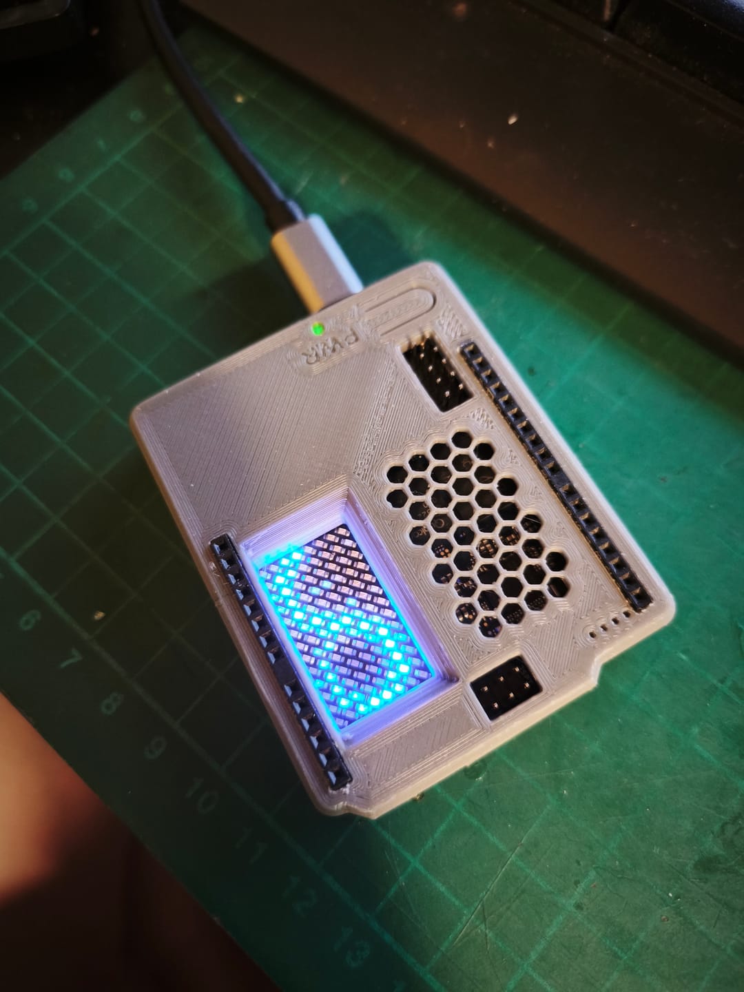 Customer photo review of Arduino® UNO™ Q 4GB