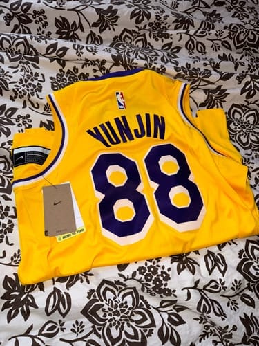 Customer photo review of Le Sserafim Basketball Jersey
