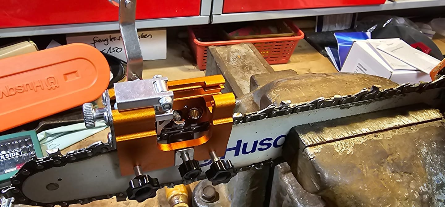 Customer photo review of Manual Chainsaw Sharpener Jig – Portable Crank Tool