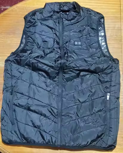 Customer photo review of Verwarmde bodywarmer met 9 verwarmingszones – ultralicht, USB-gevoed & ideaal voor outdooravonturen
